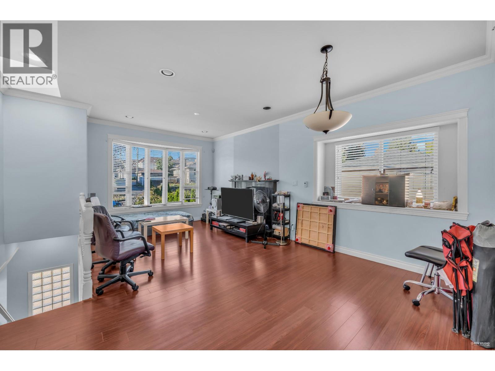 Photo 4 of 180 E 62nd Avenue, Vancouver BC