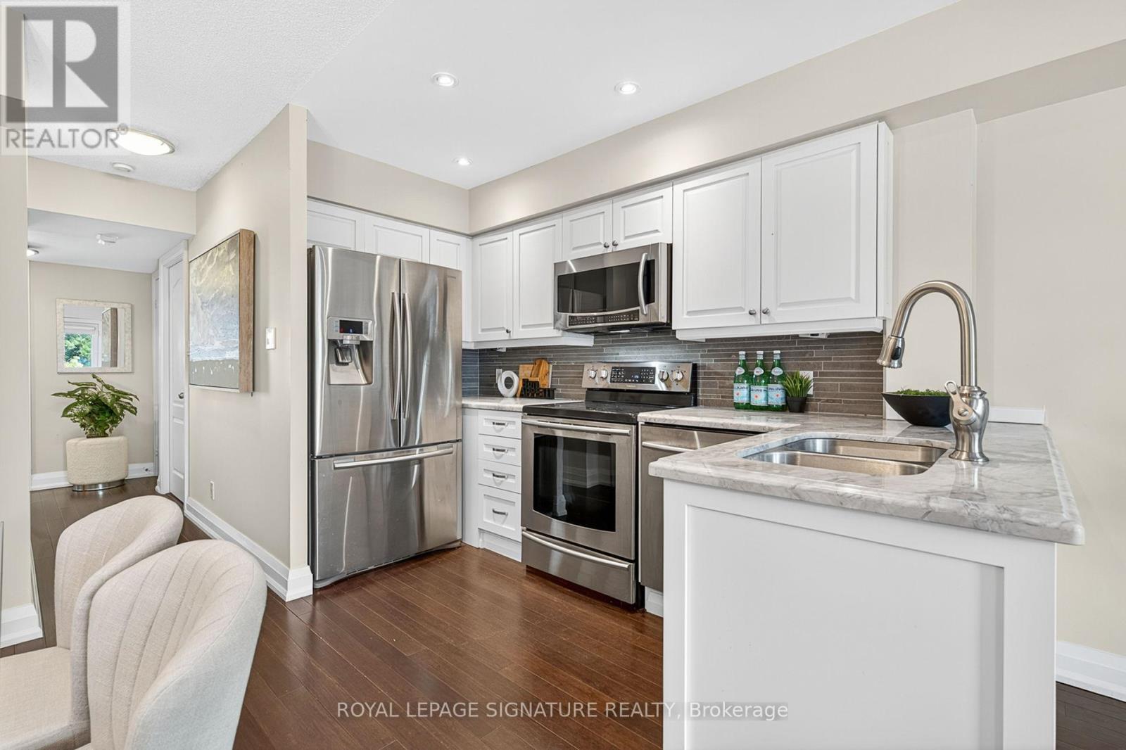 Photo 16 of 411 12 Sudbury Street, Toronto ON