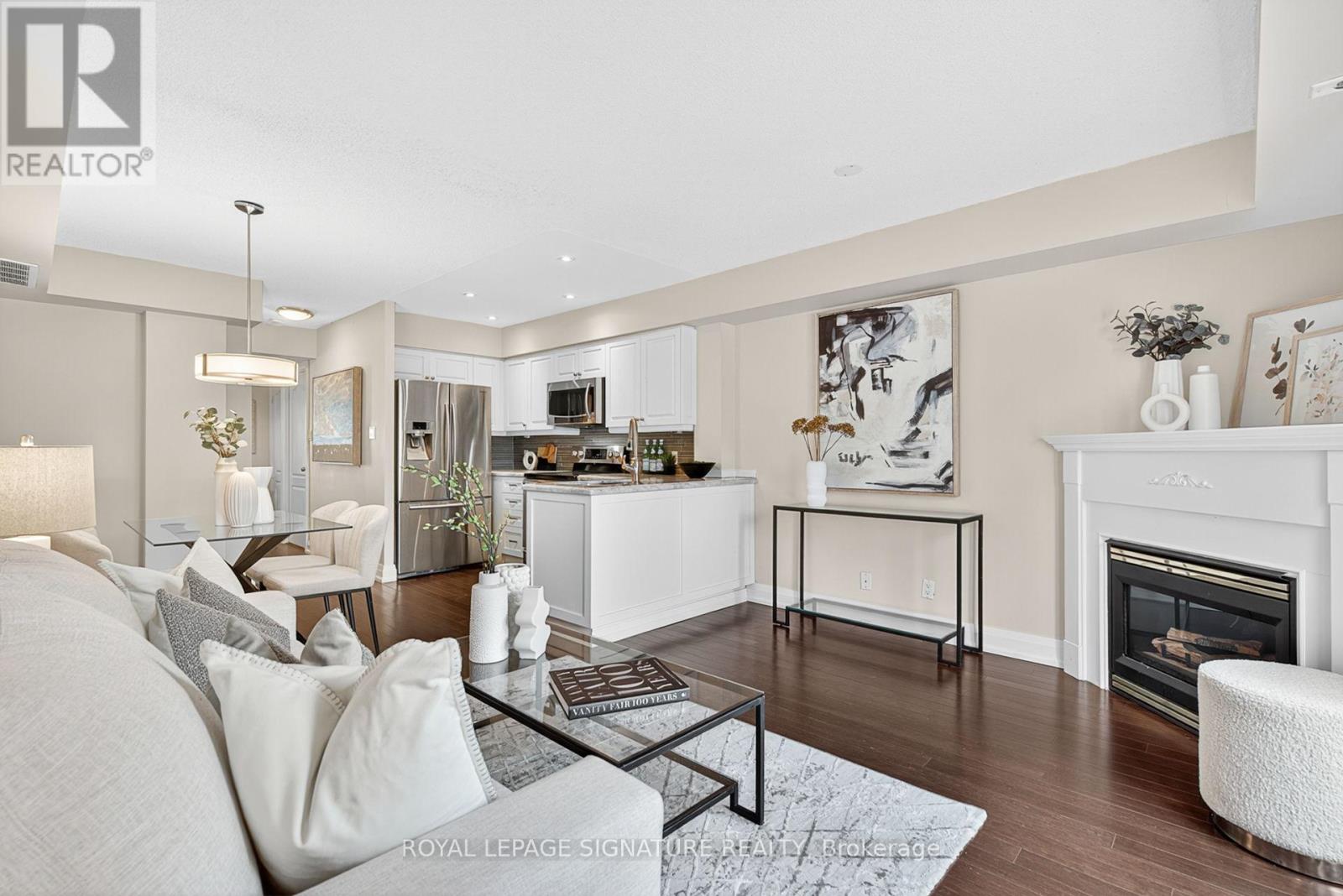 Photo 3 of 411 12 Sudbury Street, Toronto ON