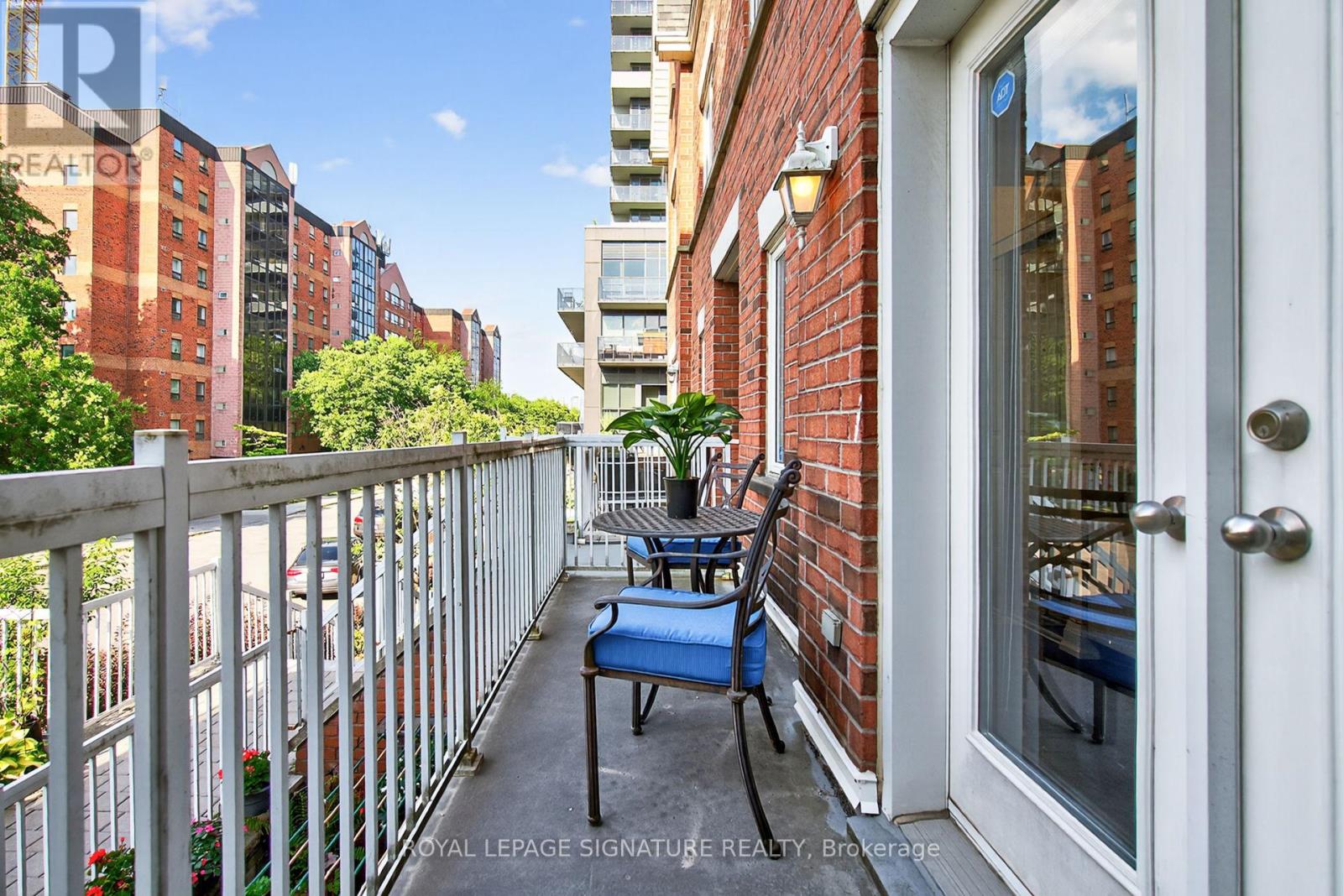 Photo 32 of 411 12 Sudbury Street, Toronto ON