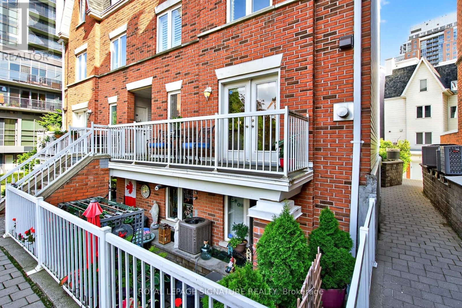 Photo 37 of 411 12 Sudbury Street, Toronto ON