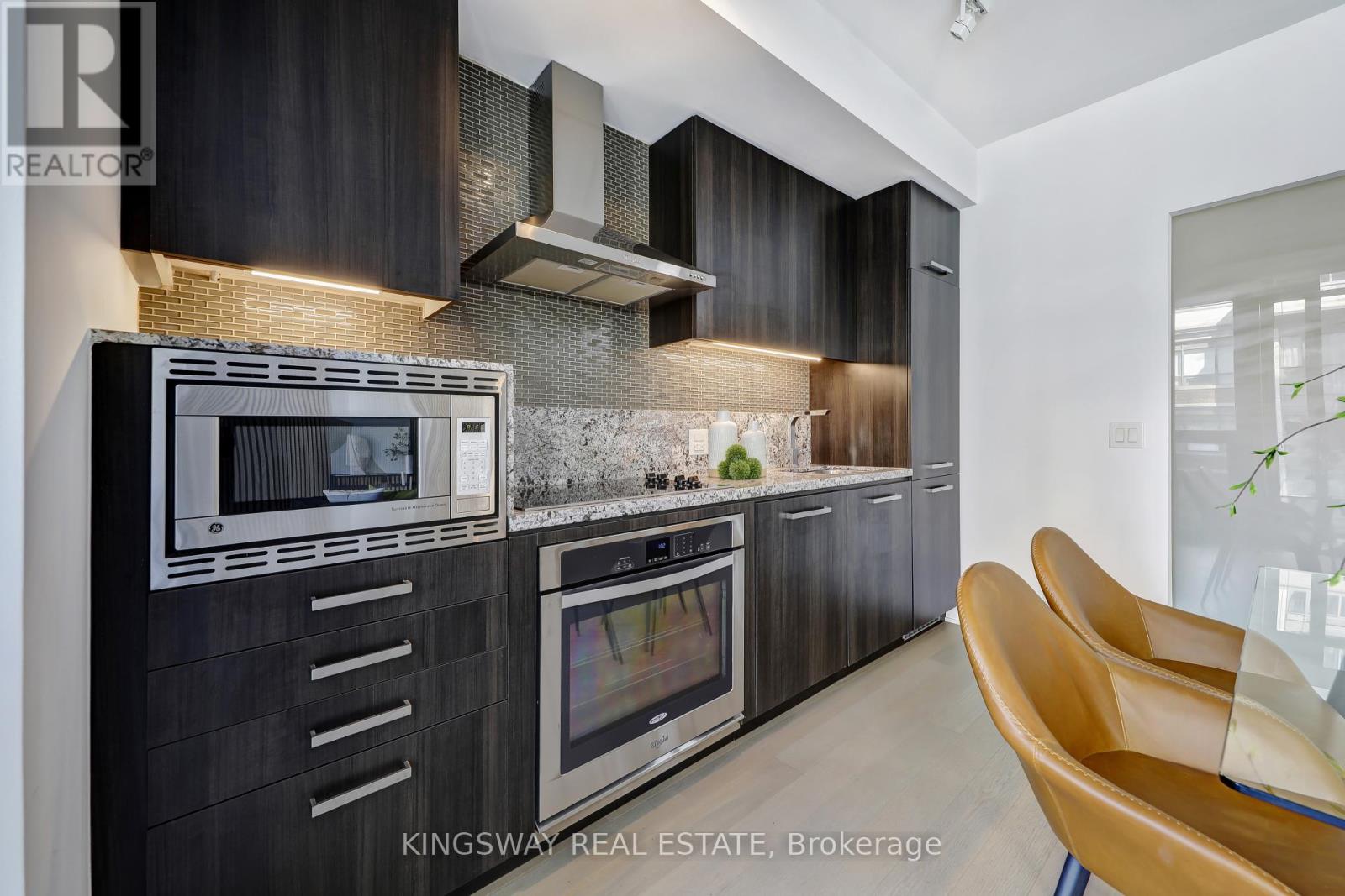 Photo 14 of 303 15 Beverley Street, Toronto ON