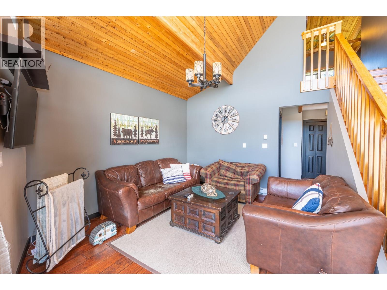 Photo 12 of 56040 S Somerset Drive, Cluculz Lake BC