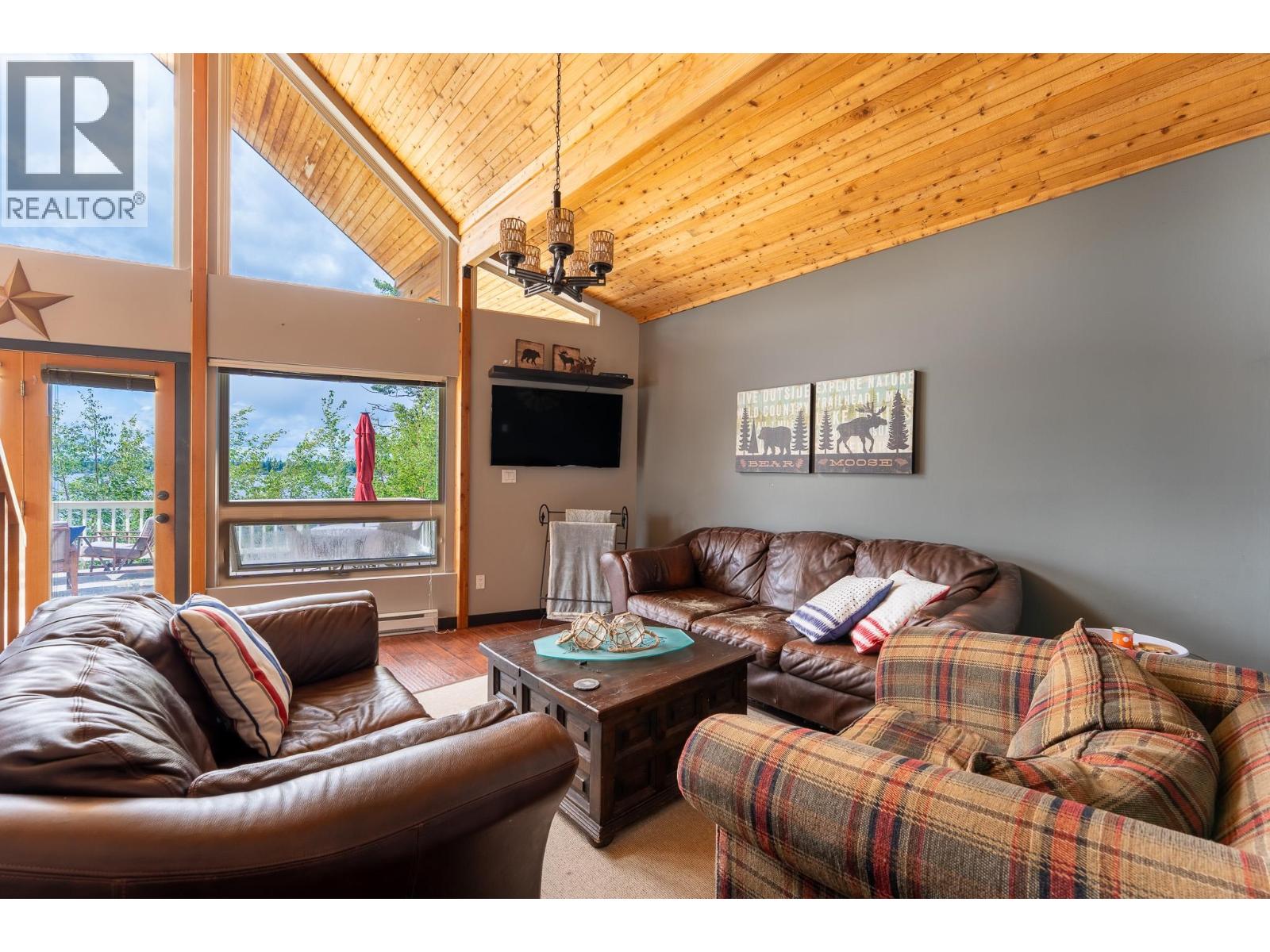 Photo 13 of 56040 S Somerset Drive, Cluculz Lake BC