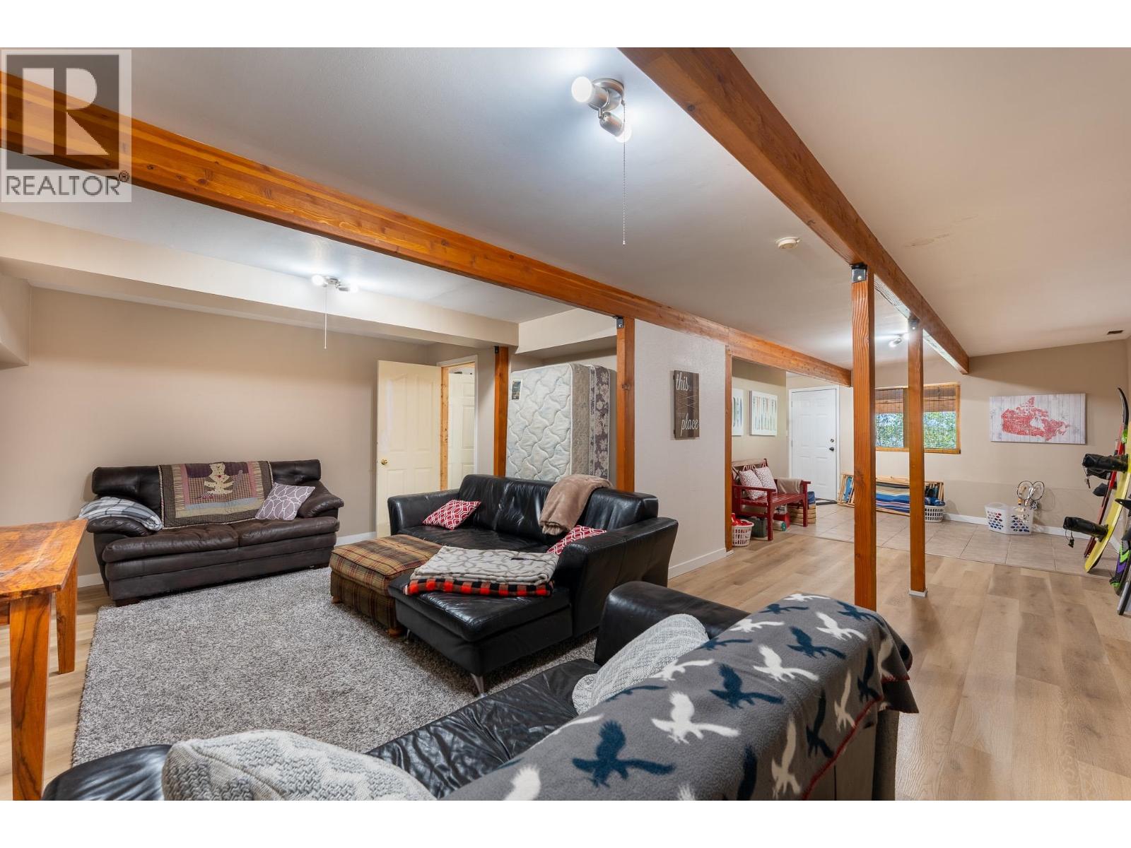 Photo 23 of 56040 S Somerset Drive, Cluculz Lake BC