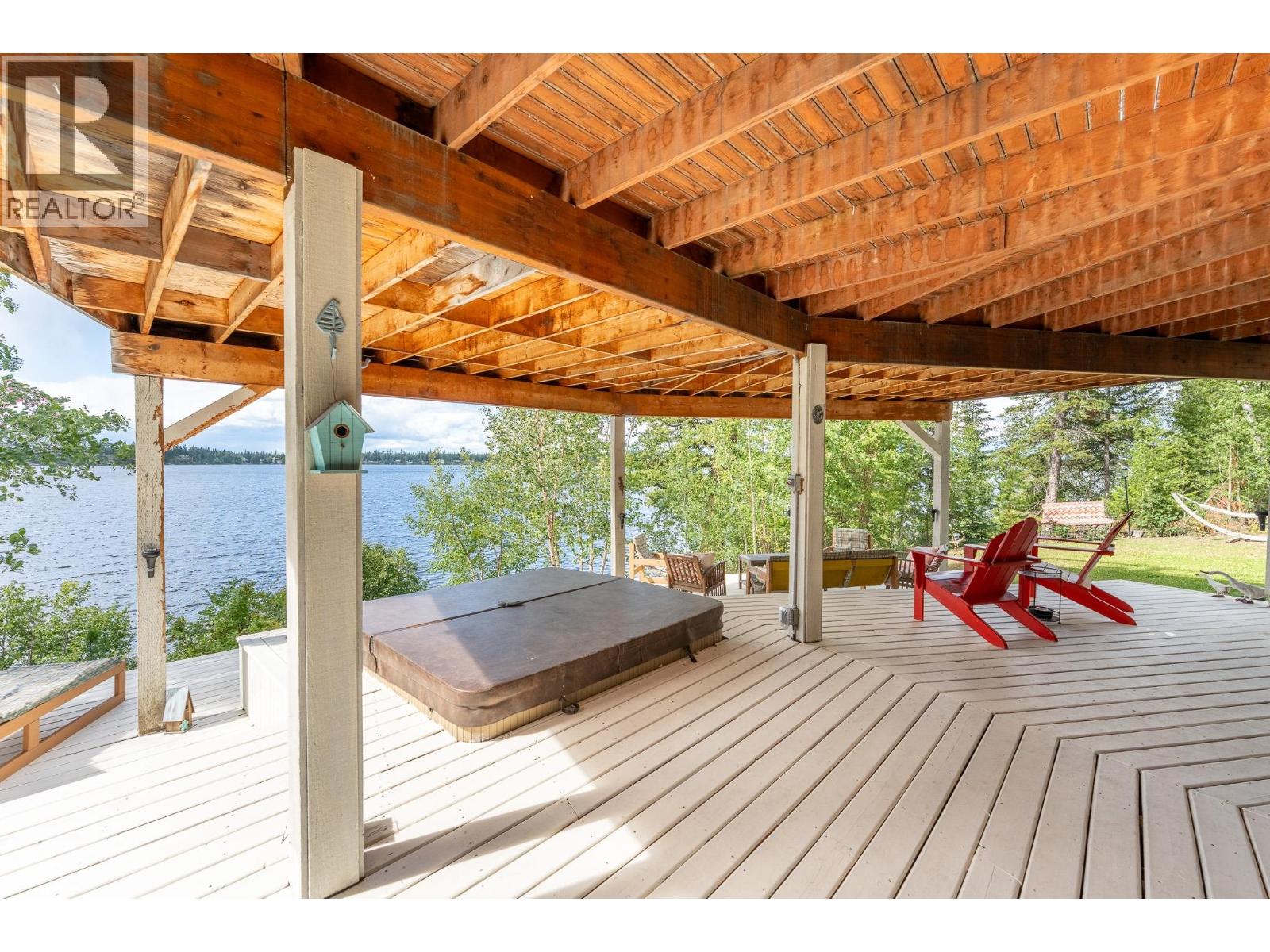 Photo 25 of 56040 S Somerset Drive, Cluculz Lake BC