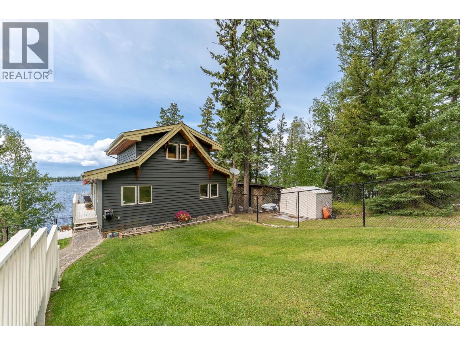 Photo 30 of 56040 S Somerset Drive, Cluculz Lake BC