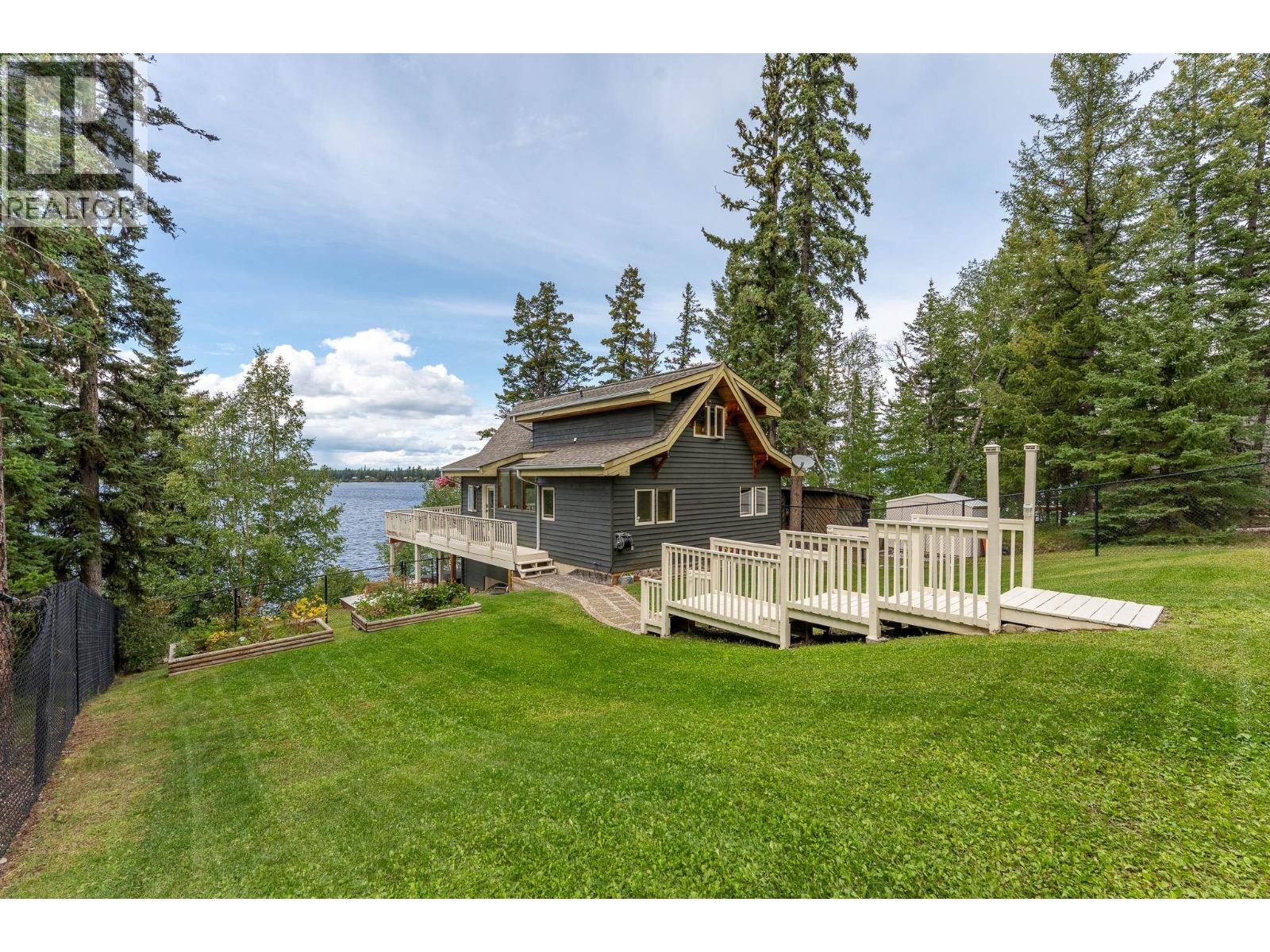 Photo 31 of 56040 S Somerset Drive, Cluculz Lake BC