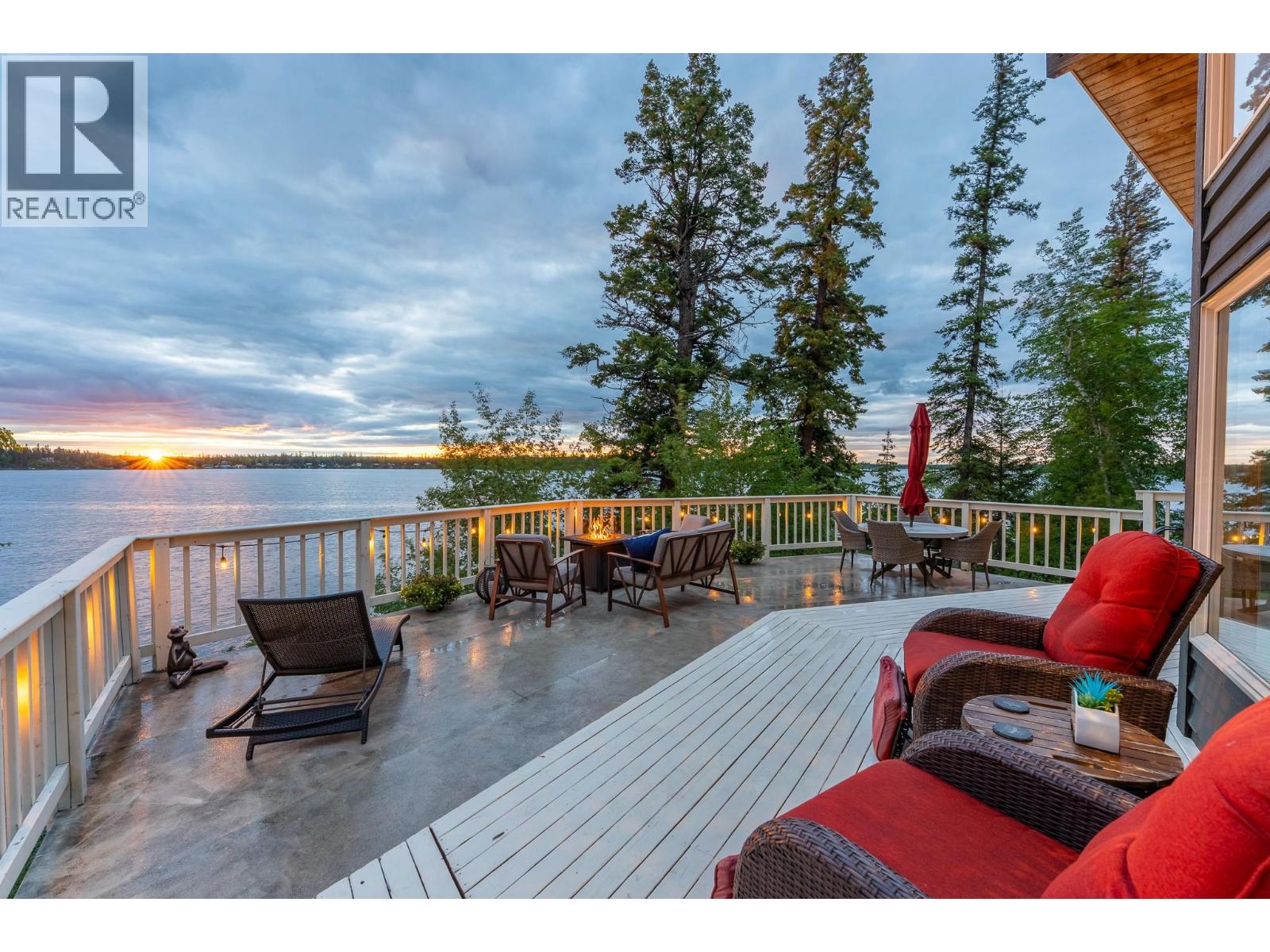 Photo 4 of 56040 S Somerset Drive, Cluculz Lake BC