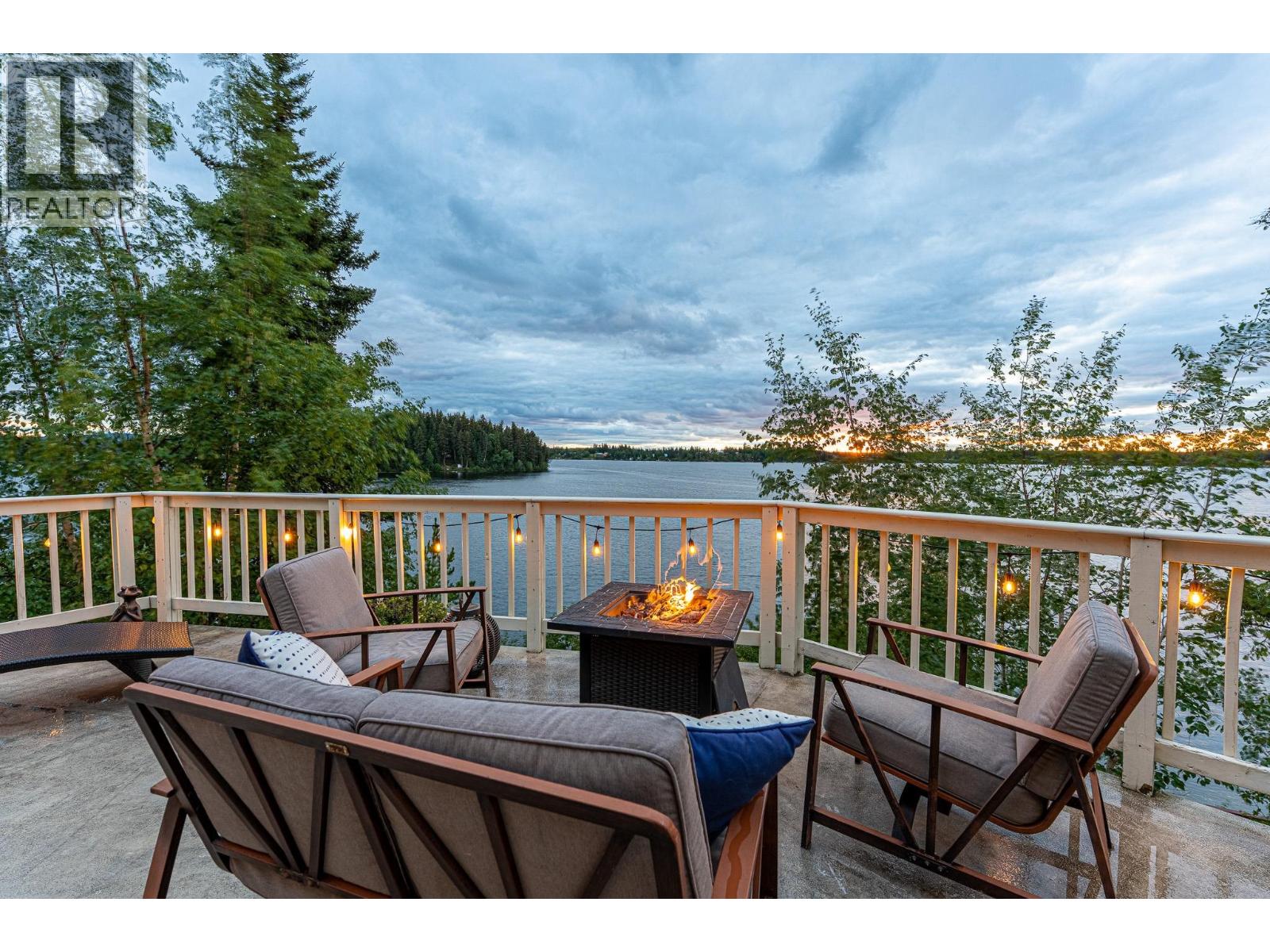 Photo 5 of 56040 S Somerset Drive, Cluculz Lake BC