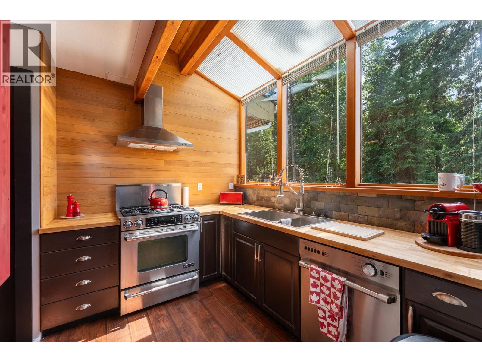 Photo 7 of 56040 S Somerset Drive, Cluculz Lake BC