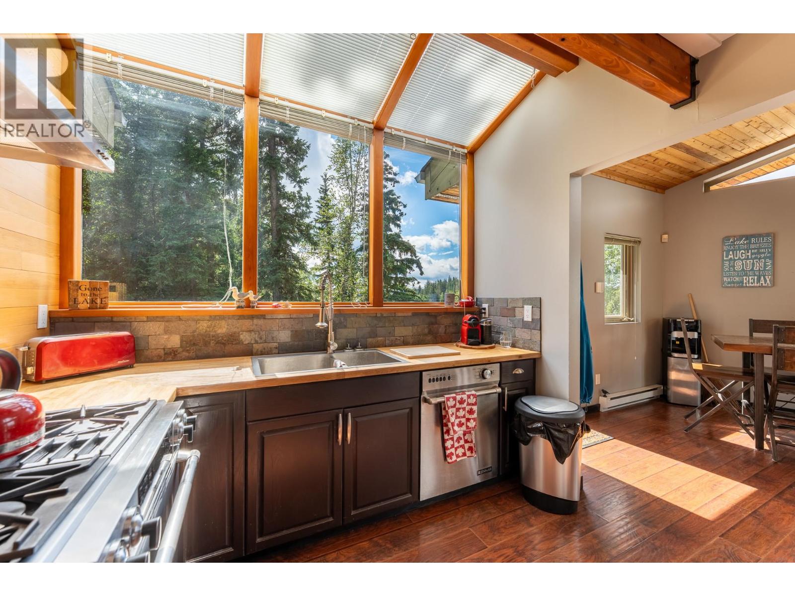 Photo 8 of 56040 S Somerset Drive, Cluculz Lake BC