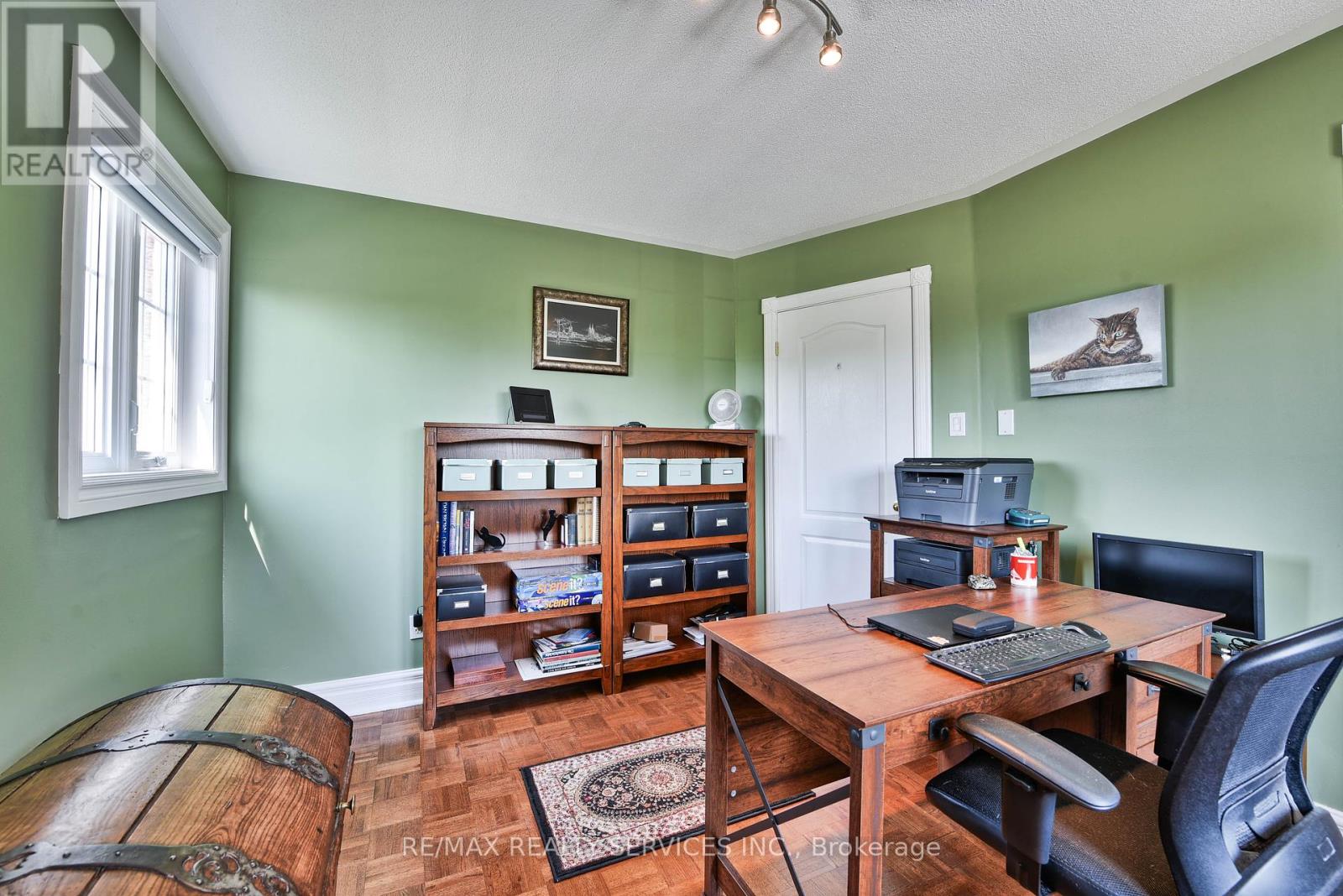 Photo 31 of 1 Daisy Court, Brampton ON