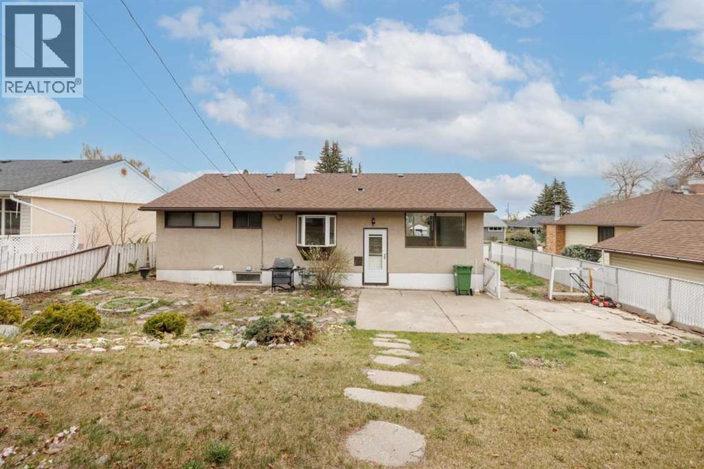 Single Family House Bungalow for Sale in  Northmount Crescent NW Thorncliffe Calgary 