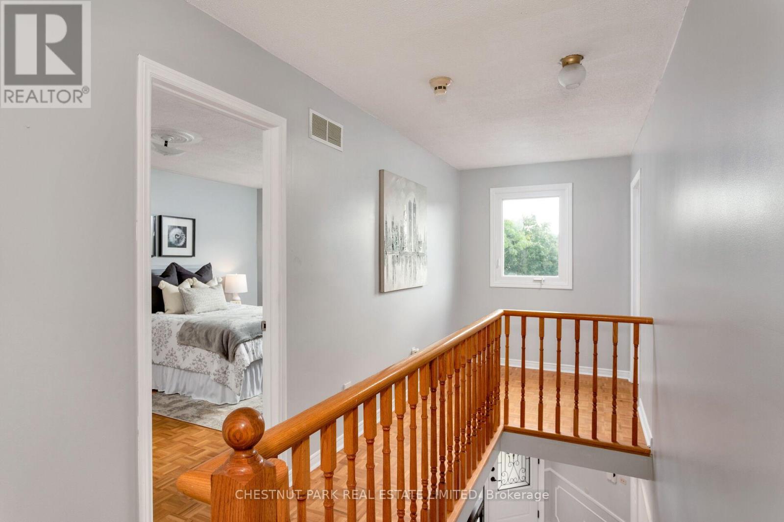 Photo 28 of 138 Largo Crescent, Vaughan ON
