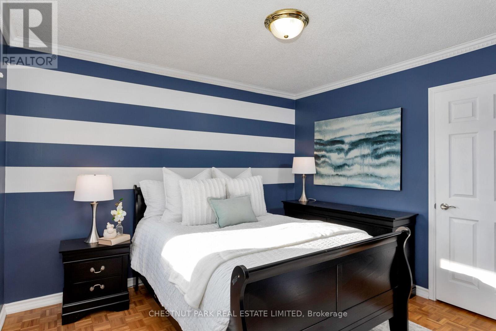 Photo 16 of 138 Largo Crescent, Vaughan ON
