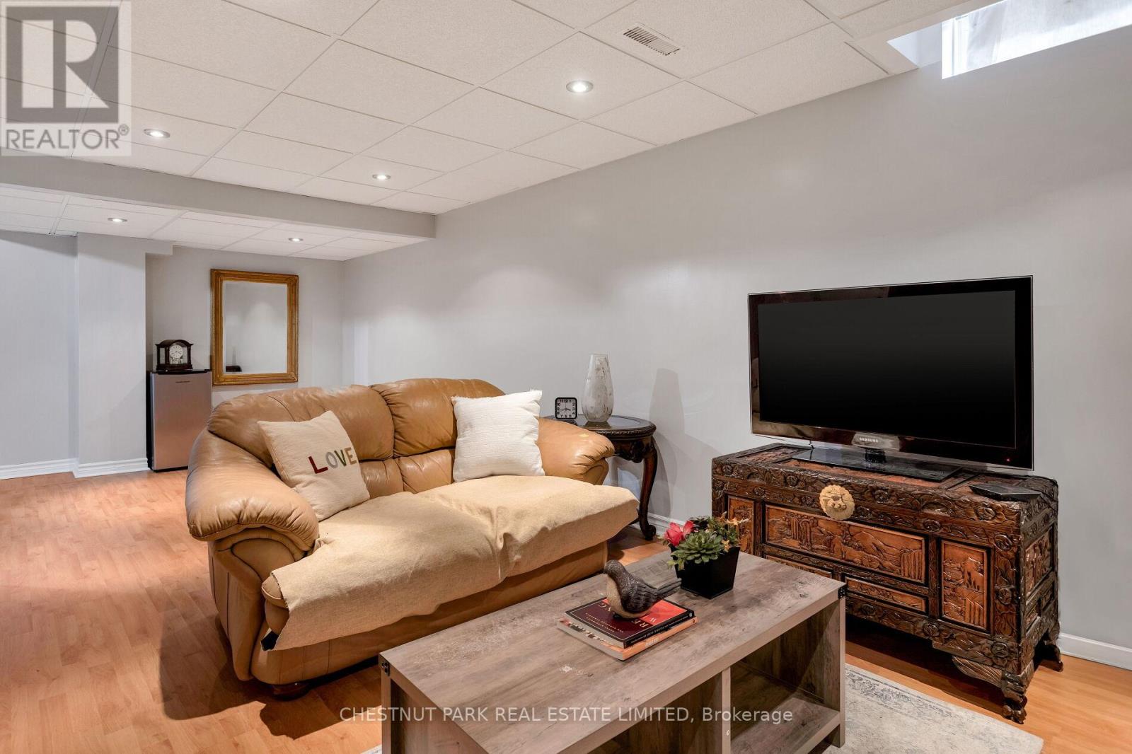 Photo 39 of 138 Largo Crescent, Vaughan ON