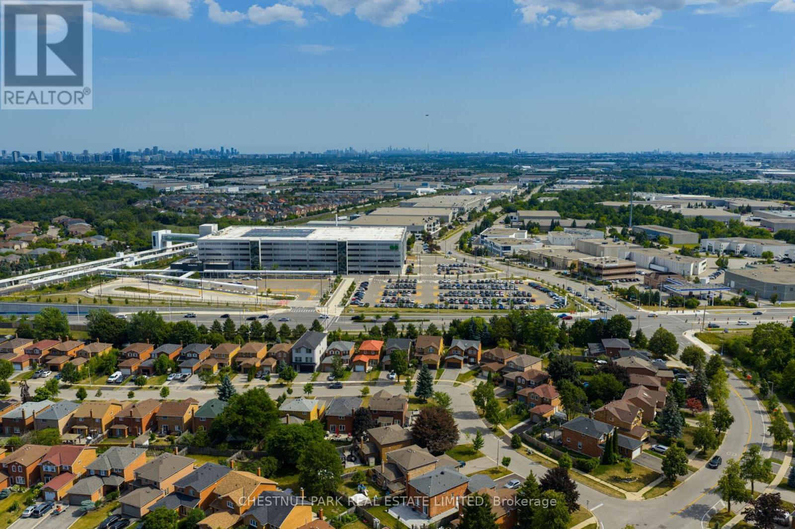 Photo 24 of 138 Largo Crescent, Vaughan ON