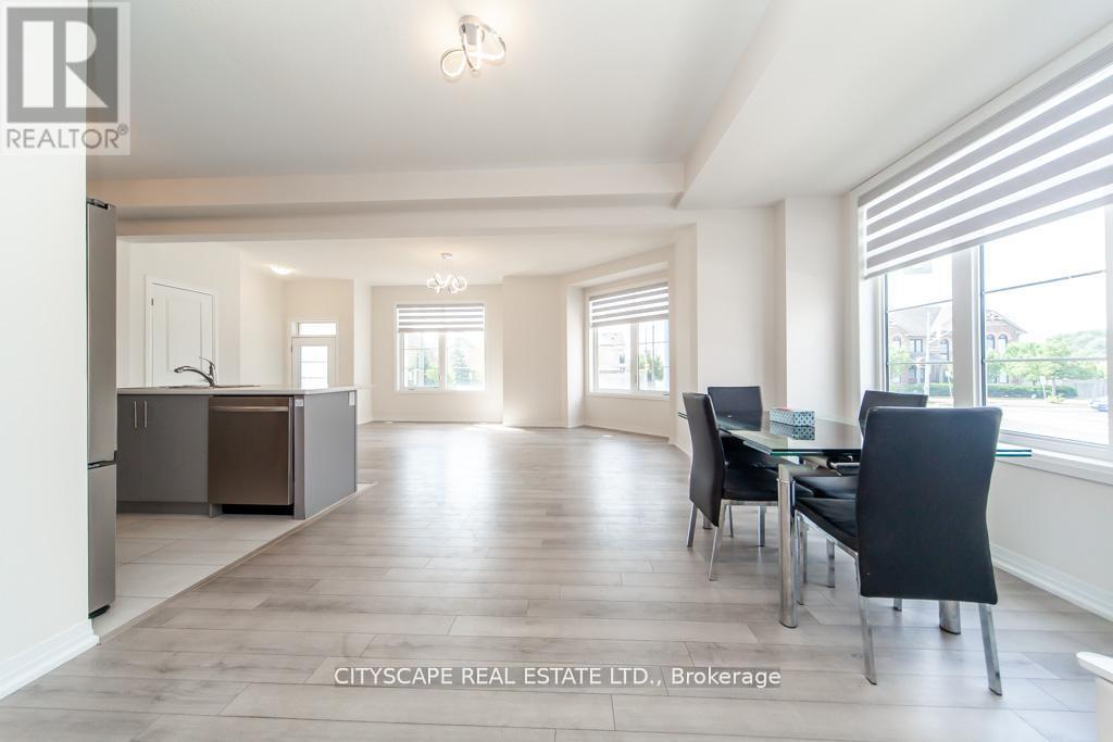 Photo 11 of 1 Carneros Way, Markham ON