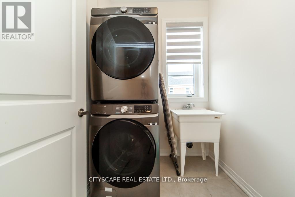 Photo 15 of 1 Carneros Way, Markham ON