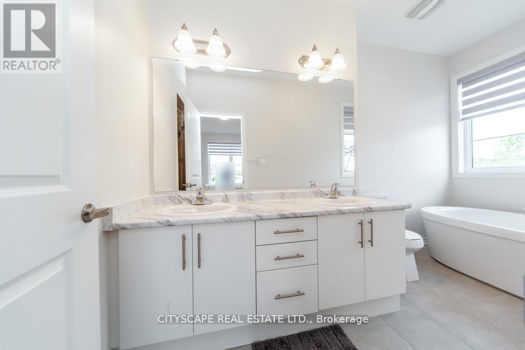 Photo 17 of 1 Carneros Way, Markham ON