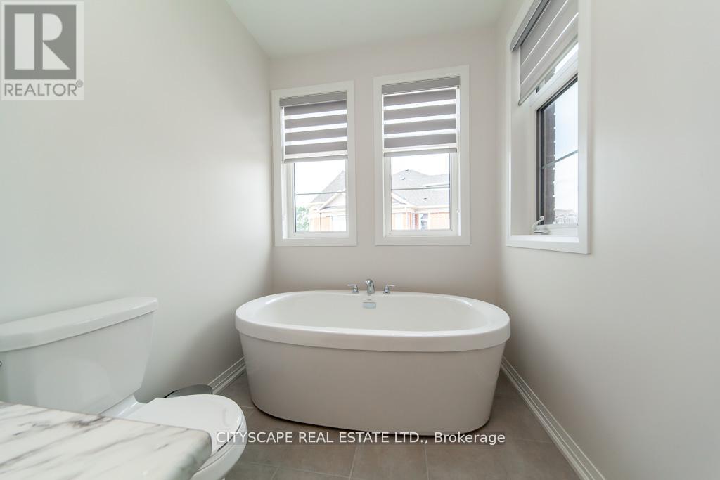 Photo 32 of 1 Carneros Way, Markham ON