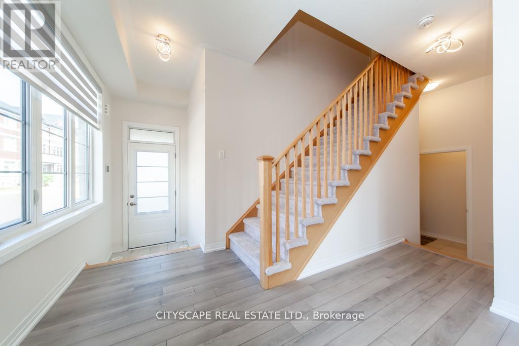 Photo 33 of 1 Carneros Way, Markham ON