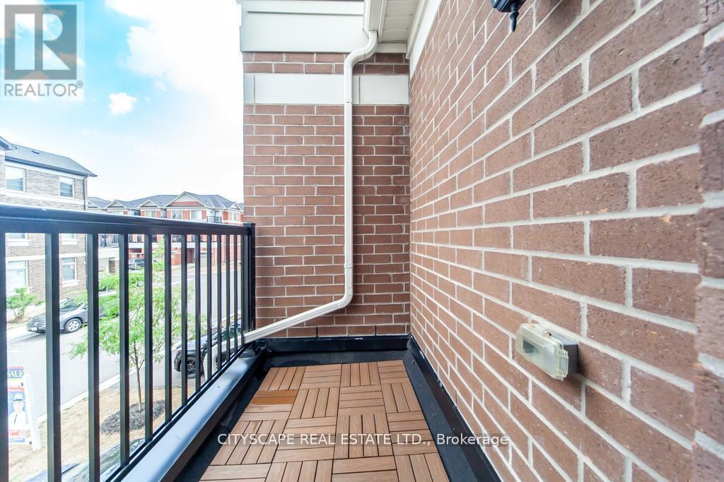 Photo 8 of 1 Carneros Way, Markham ON