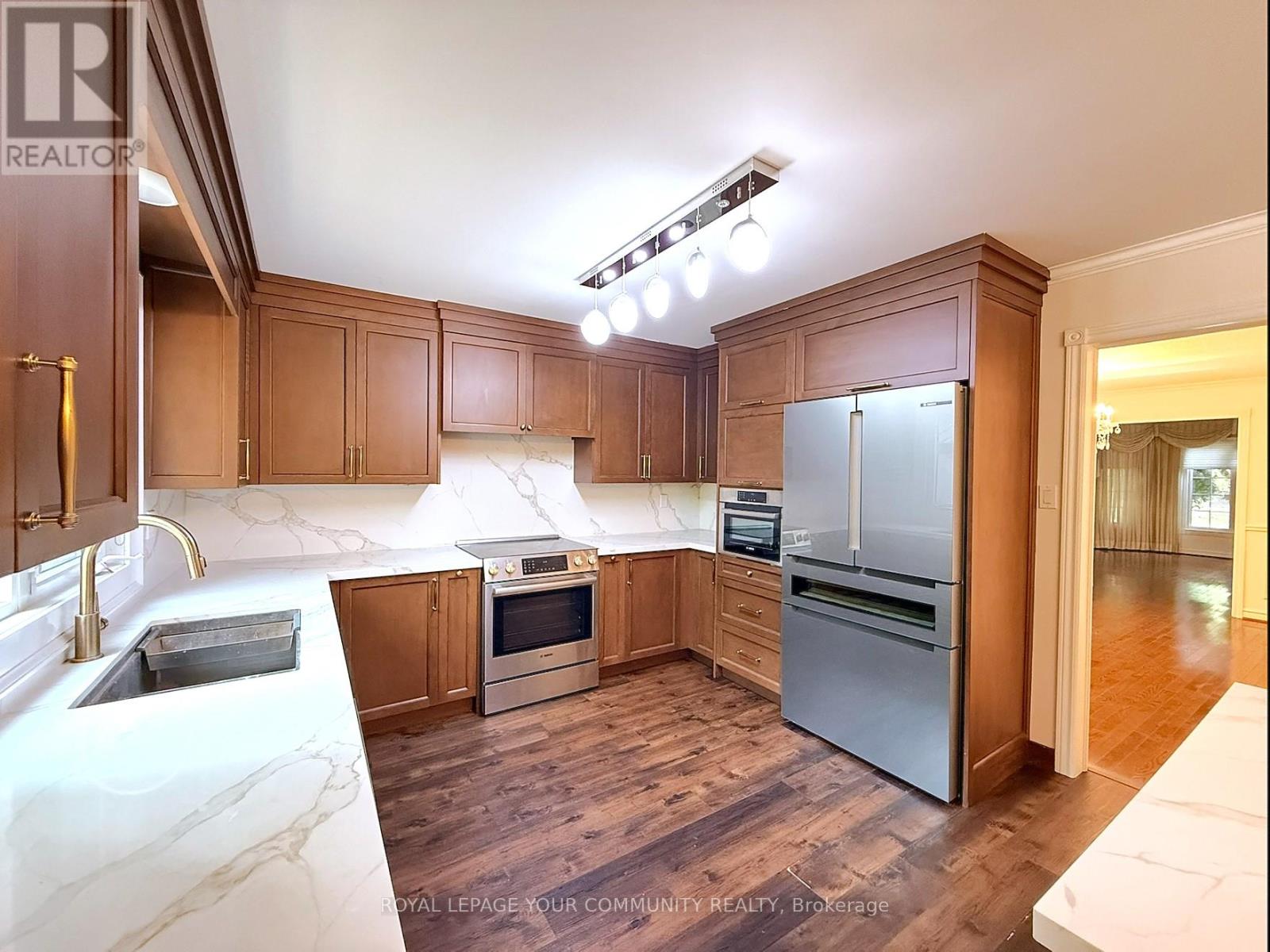 Photo 1 of 7 Crescentview Road, Richmond Hill ON