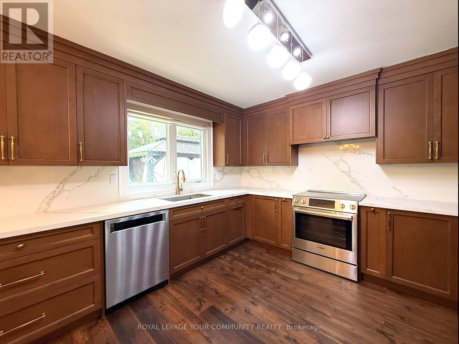 Photo 30 of 7 Crescentview Road, Richmond Hill ON