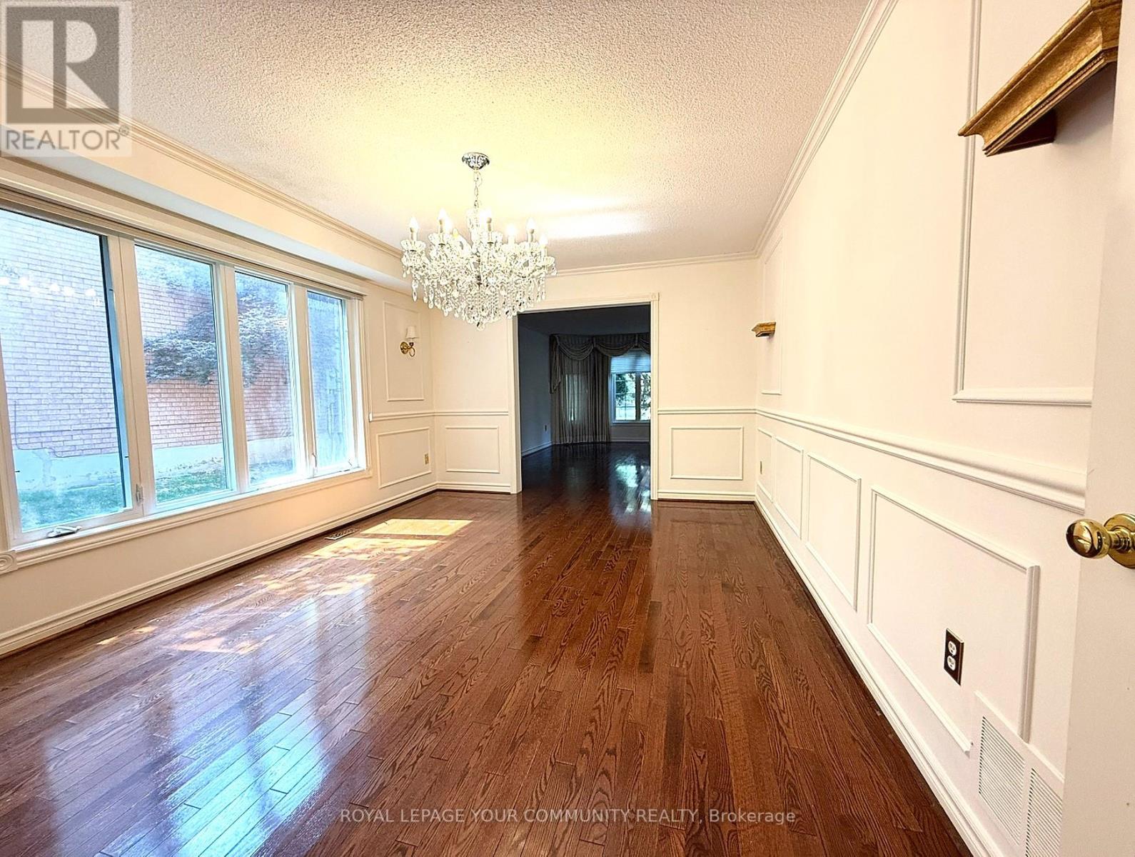 Photo 24 of 7 Crescentview Road, Richmond Hill ON