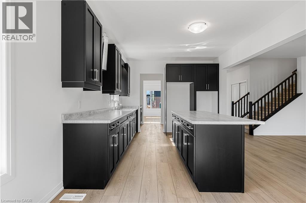 Photo 4 of 902 Rutherford Avenue, Fort Erie ON