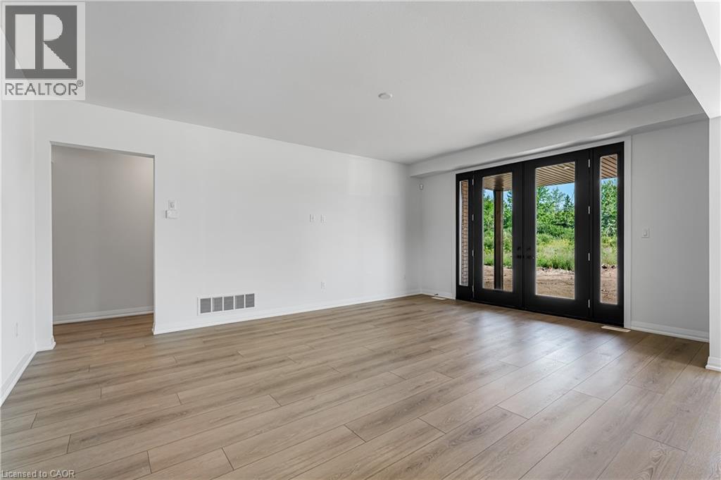 Photo 37 of 902 Rutherford Avenue, Fort Erie ON