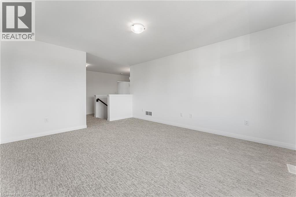 Photo 8 of 902 Rutherford Avenue, Fort Erie ON