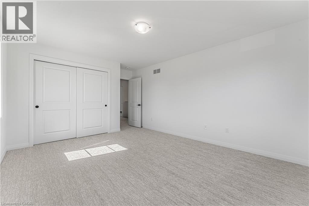 Photo 11 of 902 Rutherford Avenue, Fort Erie ON