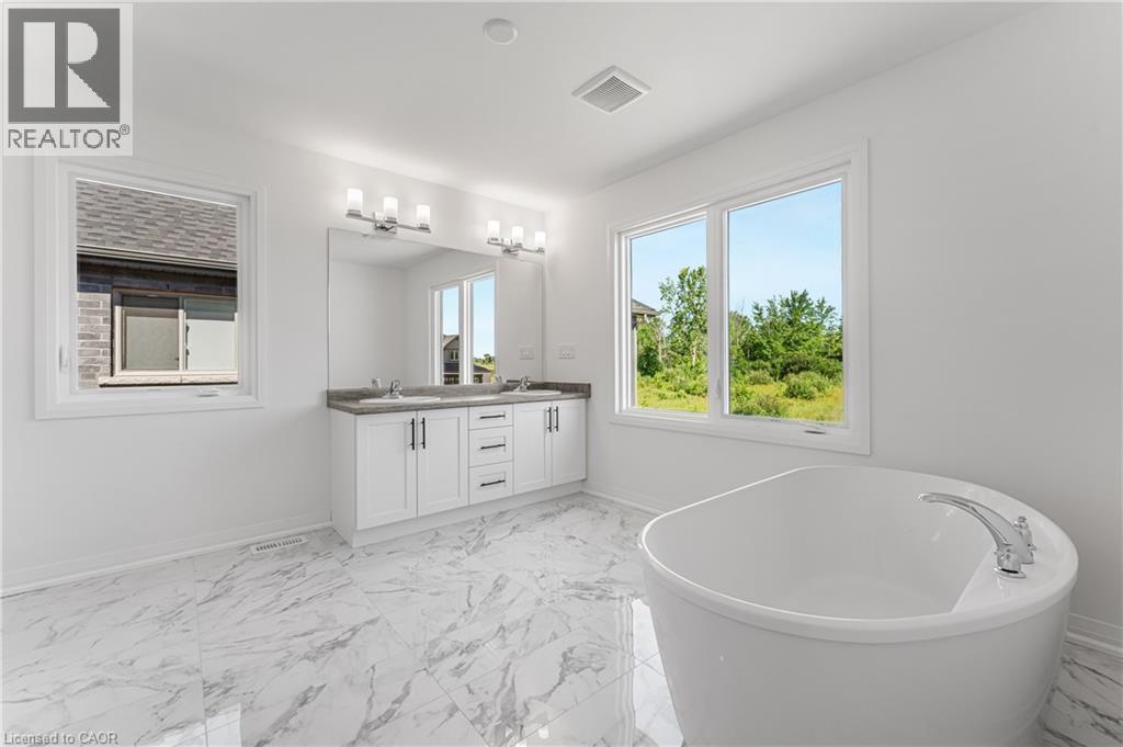 Photo 1 of 902 Rutherford Avenue, Fort Erie ON