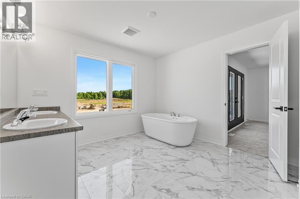 Photo 14 of 902 Rutherford Avenue, Fort Erie ON