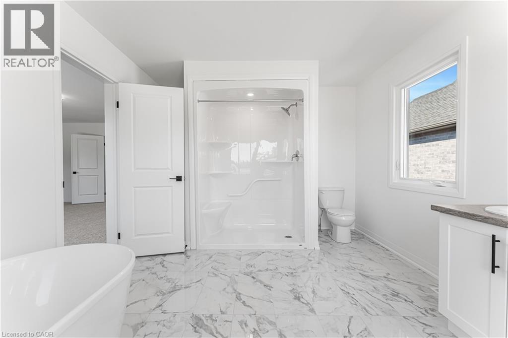 Photo 41 of 902 Rutherford Avenue, Fort Erie ON