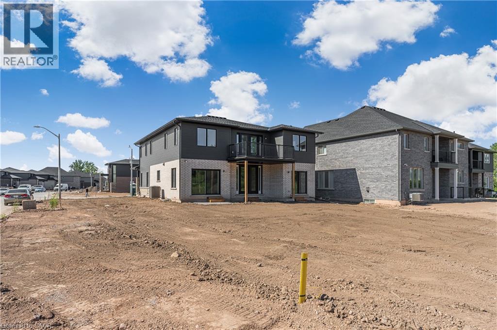 Photo 35 of 902 Rutherford Avenue, Fort Erie ON