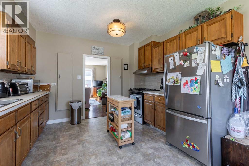 Single Family House Bungalow for Sale in  Dieppe Boulevard S Glendale Lethbridge 