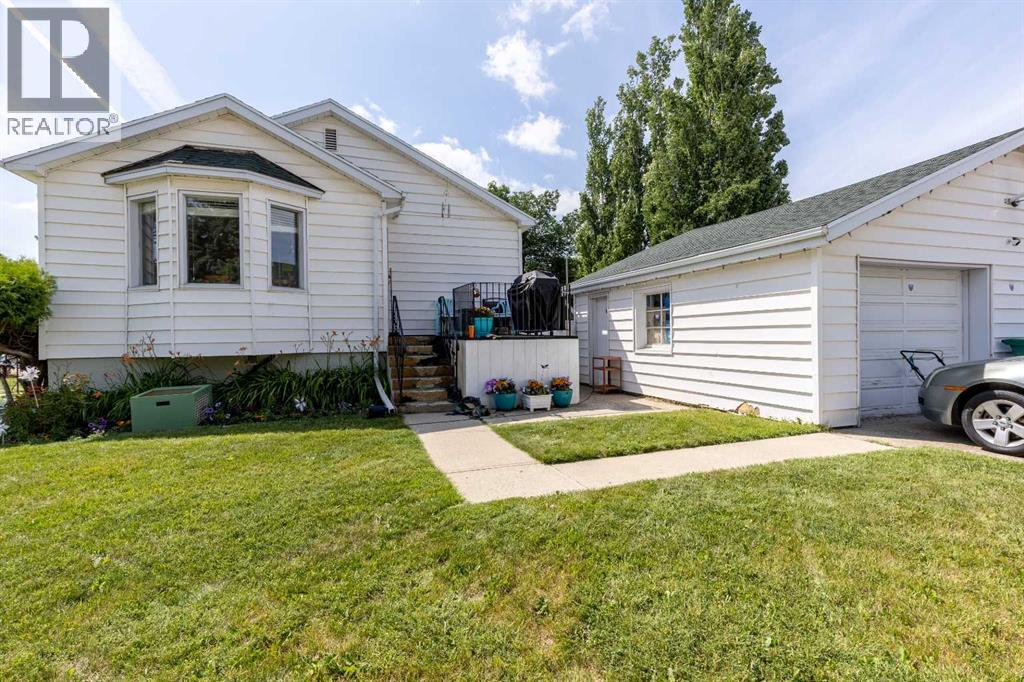 Single Family House Bungalow for Sale in  Dieppe Boulevard S Glendale Lethbridge 