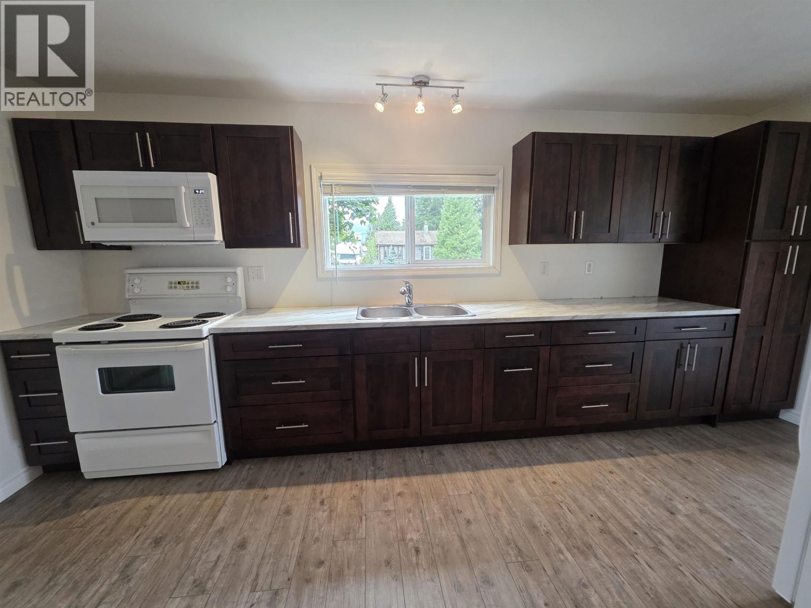 2706 KEEFER STREET, Terrace