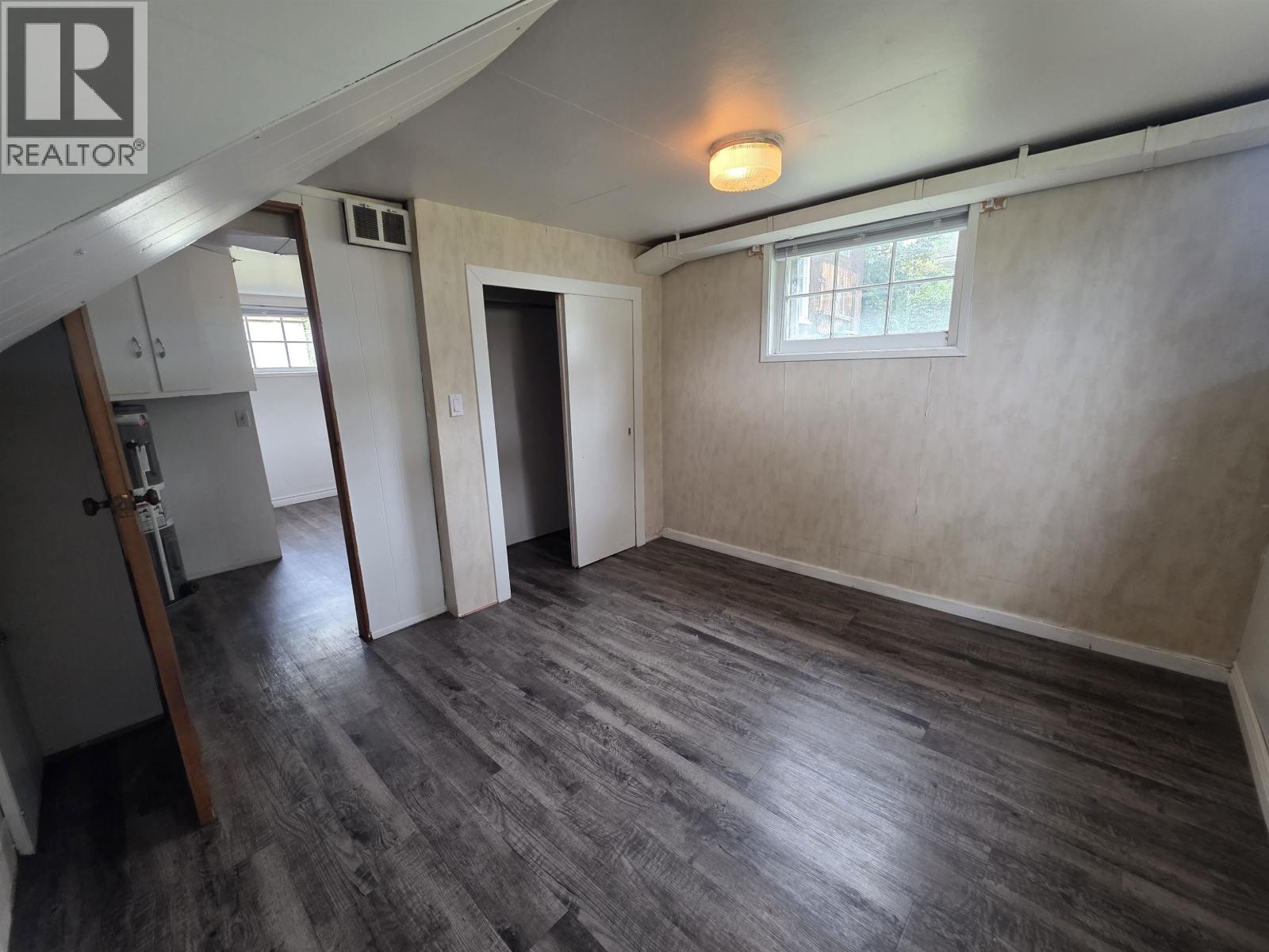2706 KEEFER STREET, Terrace