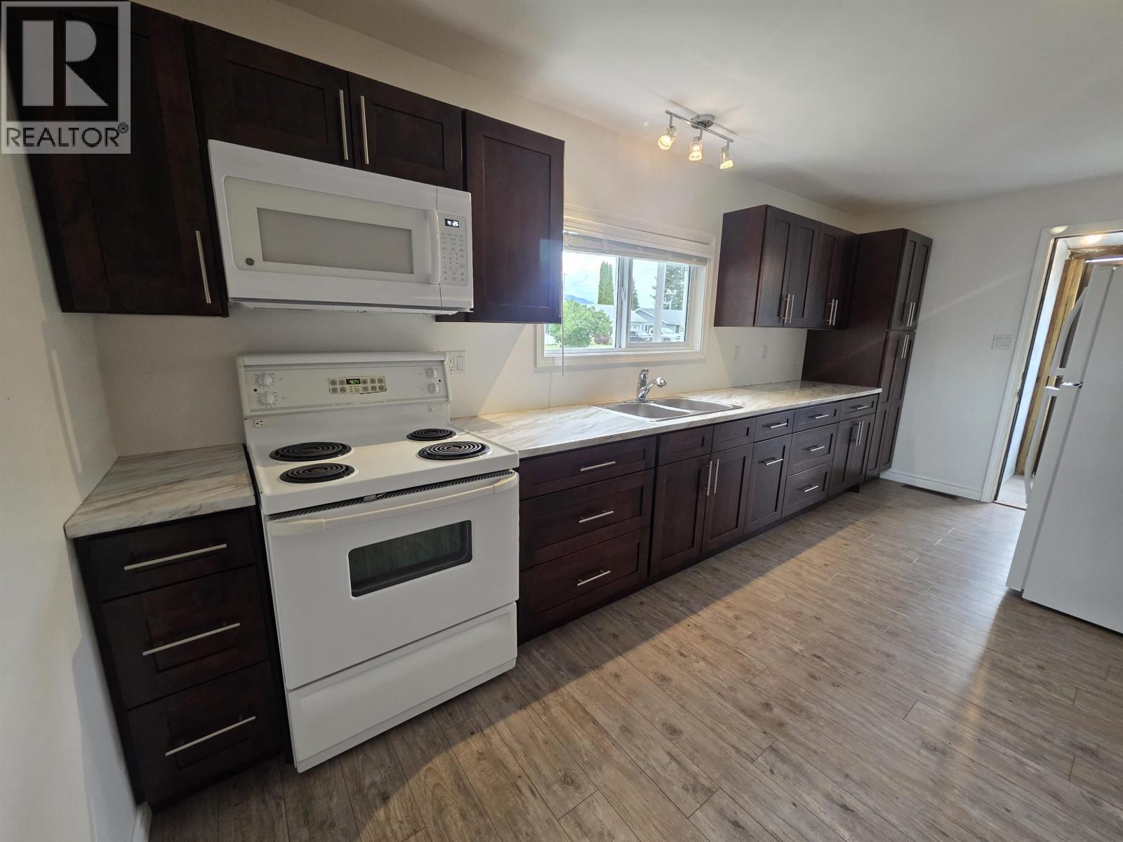 2706 KEEFER STREET, Terrace
