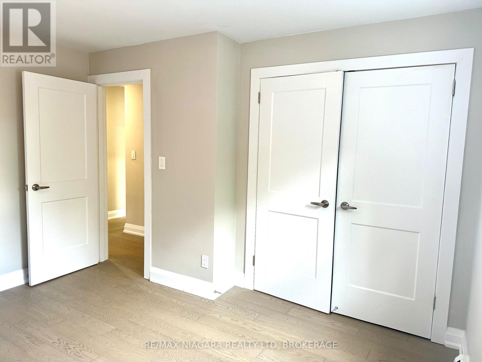 Photo 7 of 8 286 Vine Street, St Catharines ON