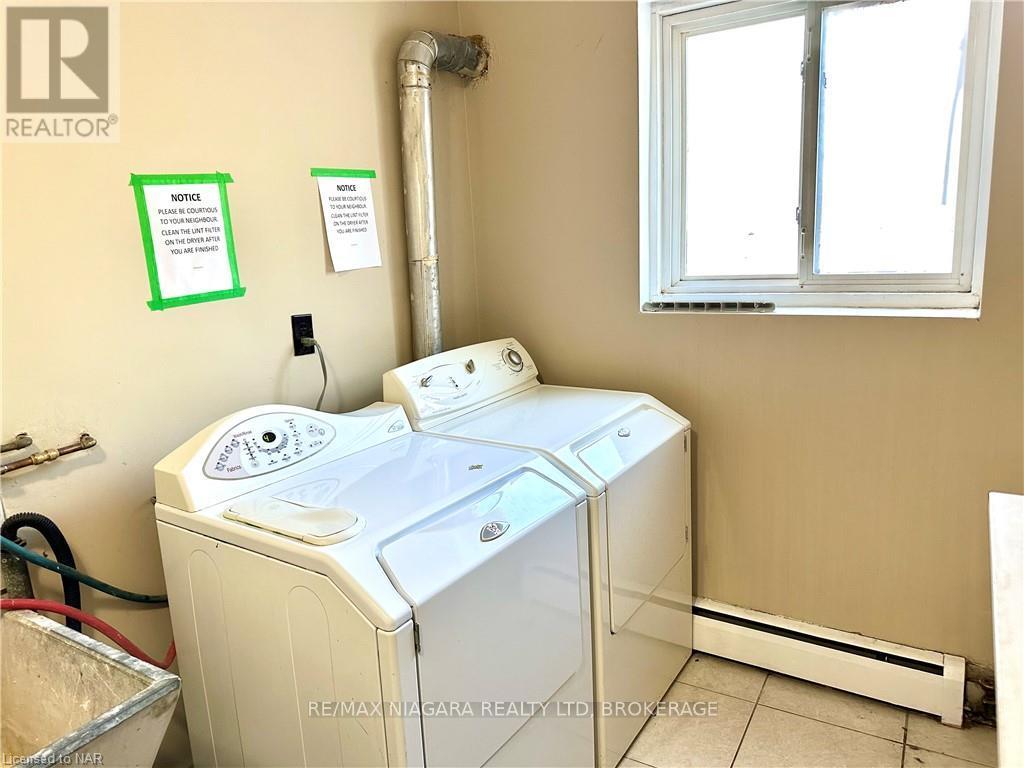 Photo 4 of 8 286 Vine Street, St Catharines ON