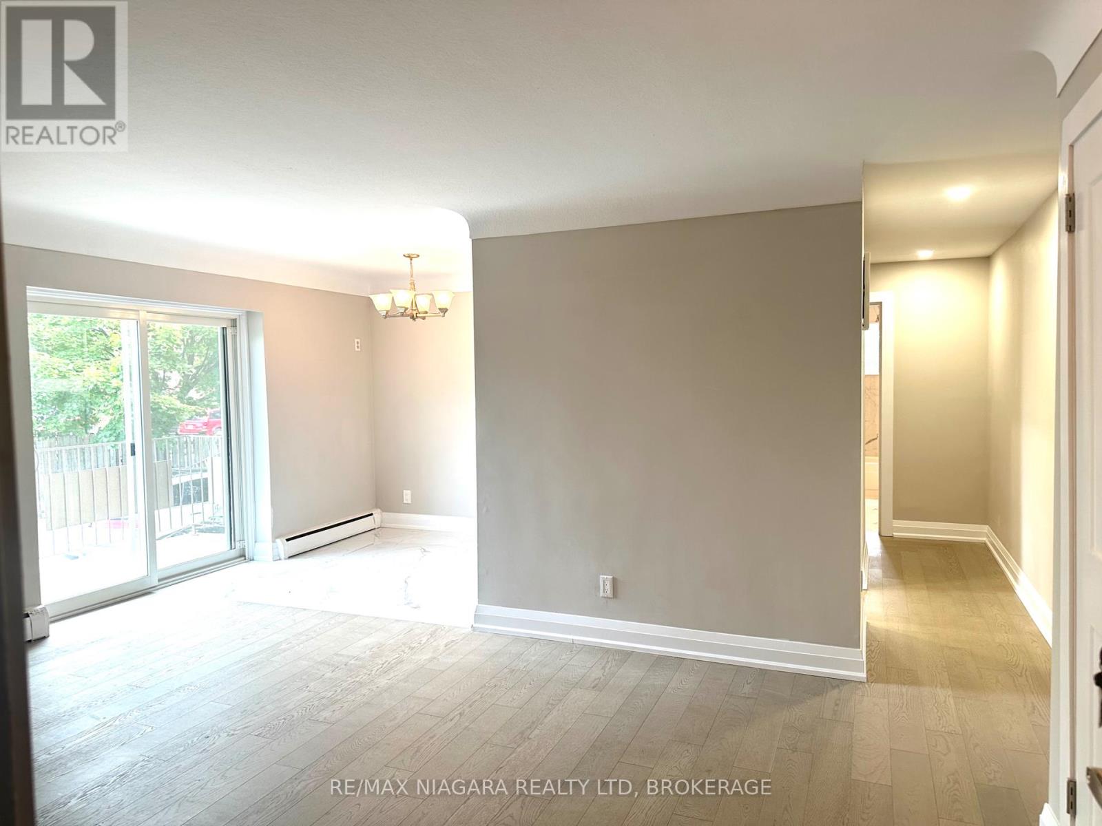 Photo 18 of 8 286 Vine Street, St Catharines ON
