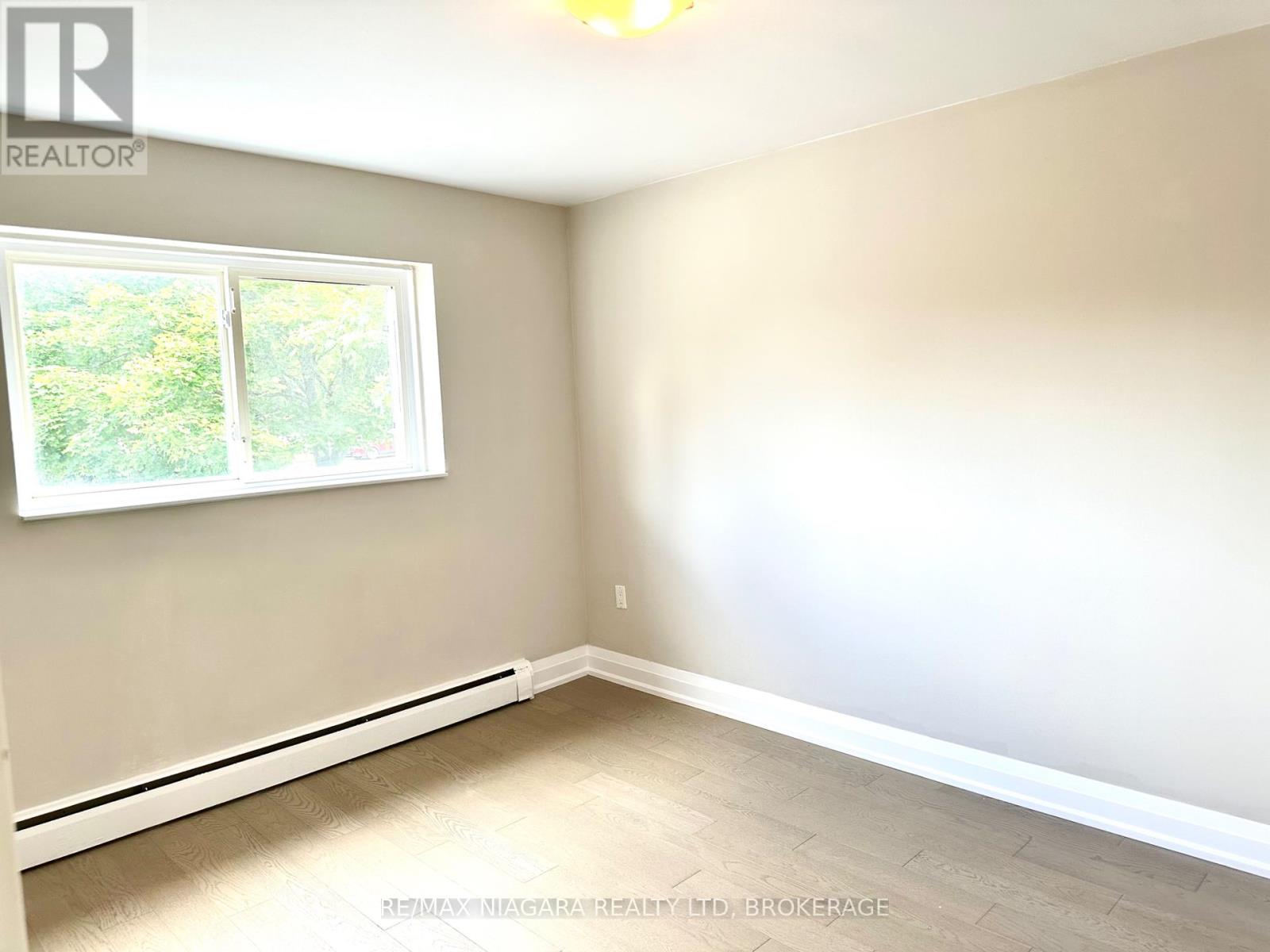 Photo 13 of 8 286 Vine Street, St Catharines ON