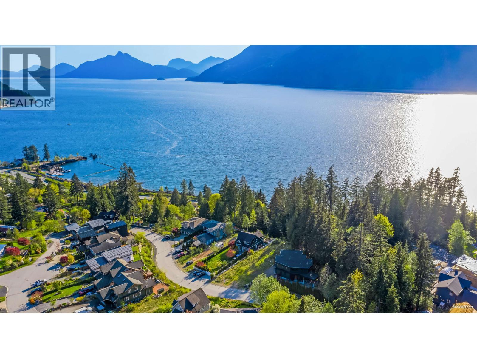 685 COPPER DRIVE, Squamish