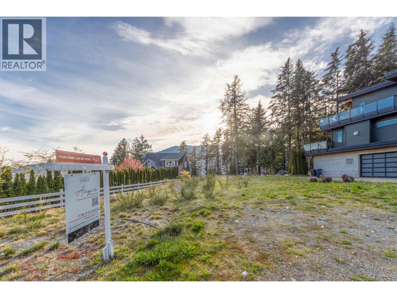 685 COPPER DRIVE, Squamish